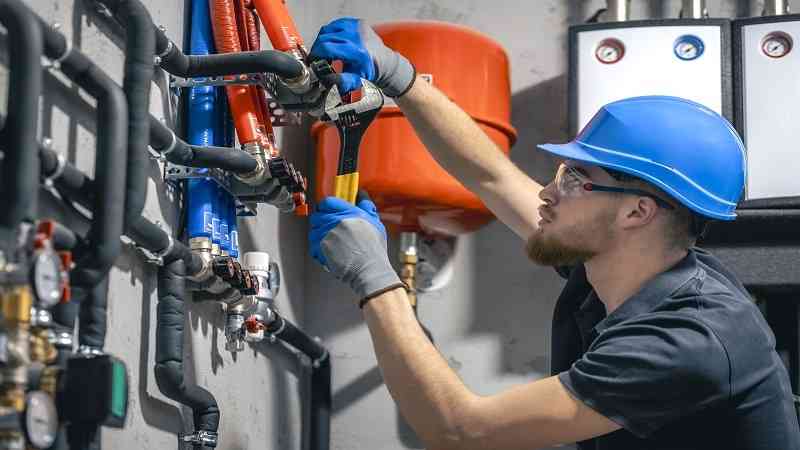 How Heating and Plumbing Systems Interact in Modern Home Installations